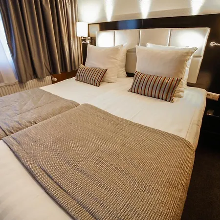 Double Room In Mansion
